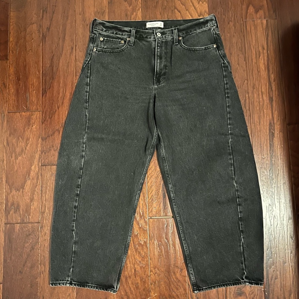 Abercrombie The Barrel jeans